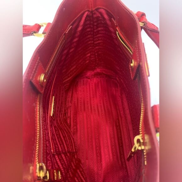 Prada Saffiano Vernice Rosso Red Leather Tote Bag Auth Preloved Patent Purse - Picture 15 of 15